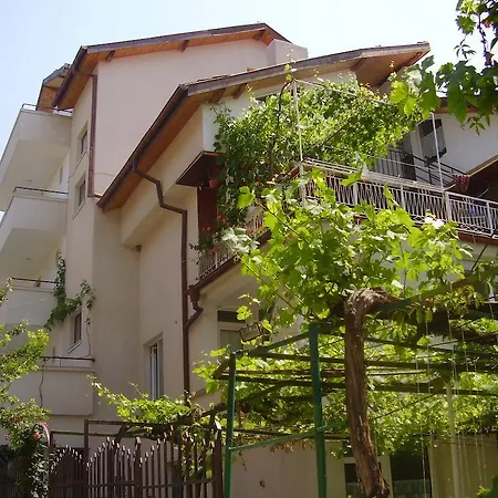 Vania בית הארחה